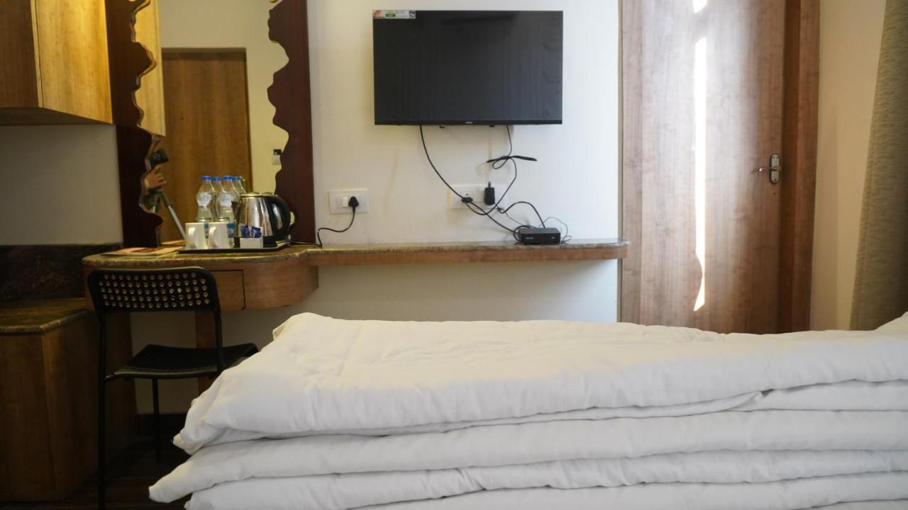 Hotel Rio Benaras Varanasi Exterior photo
